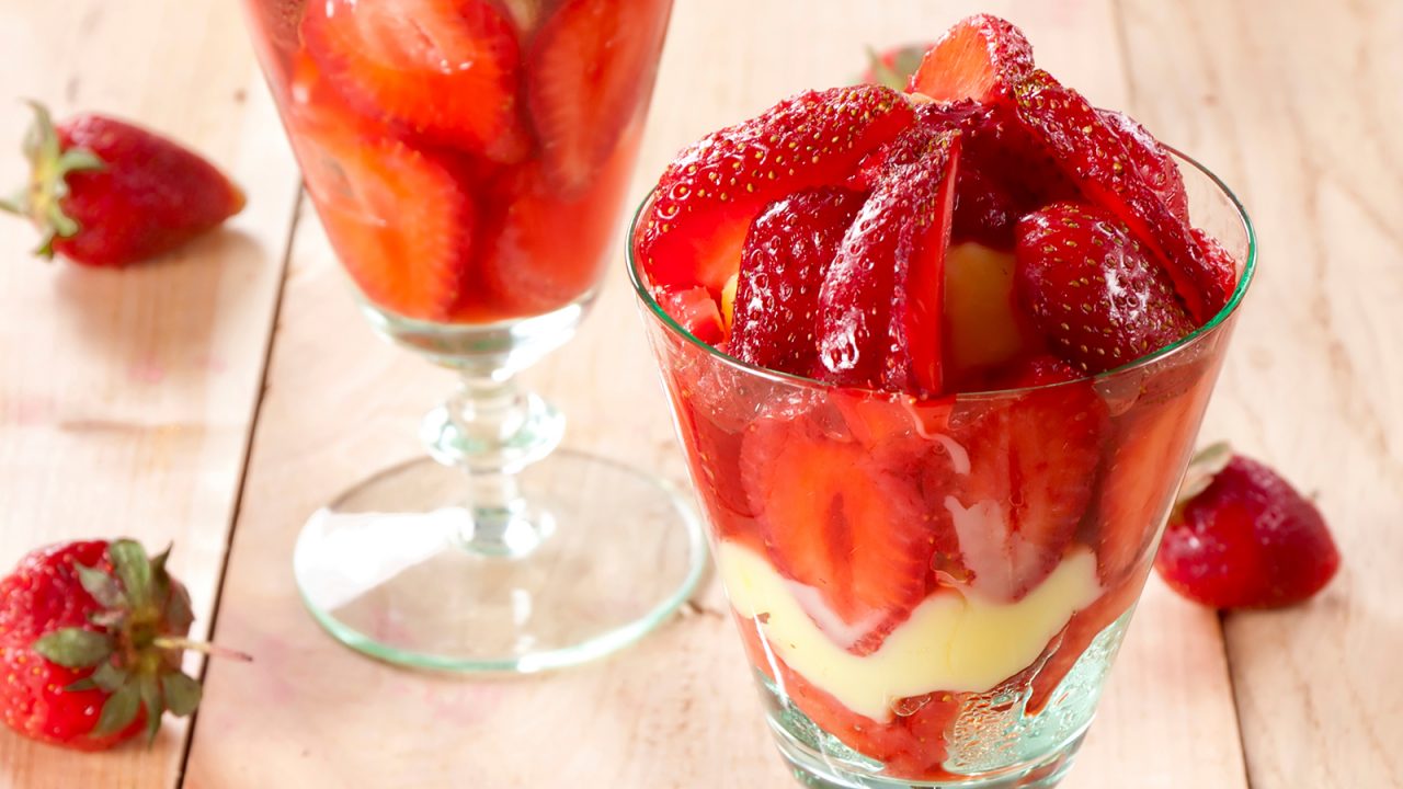 Buttermilk mousse with strawberries